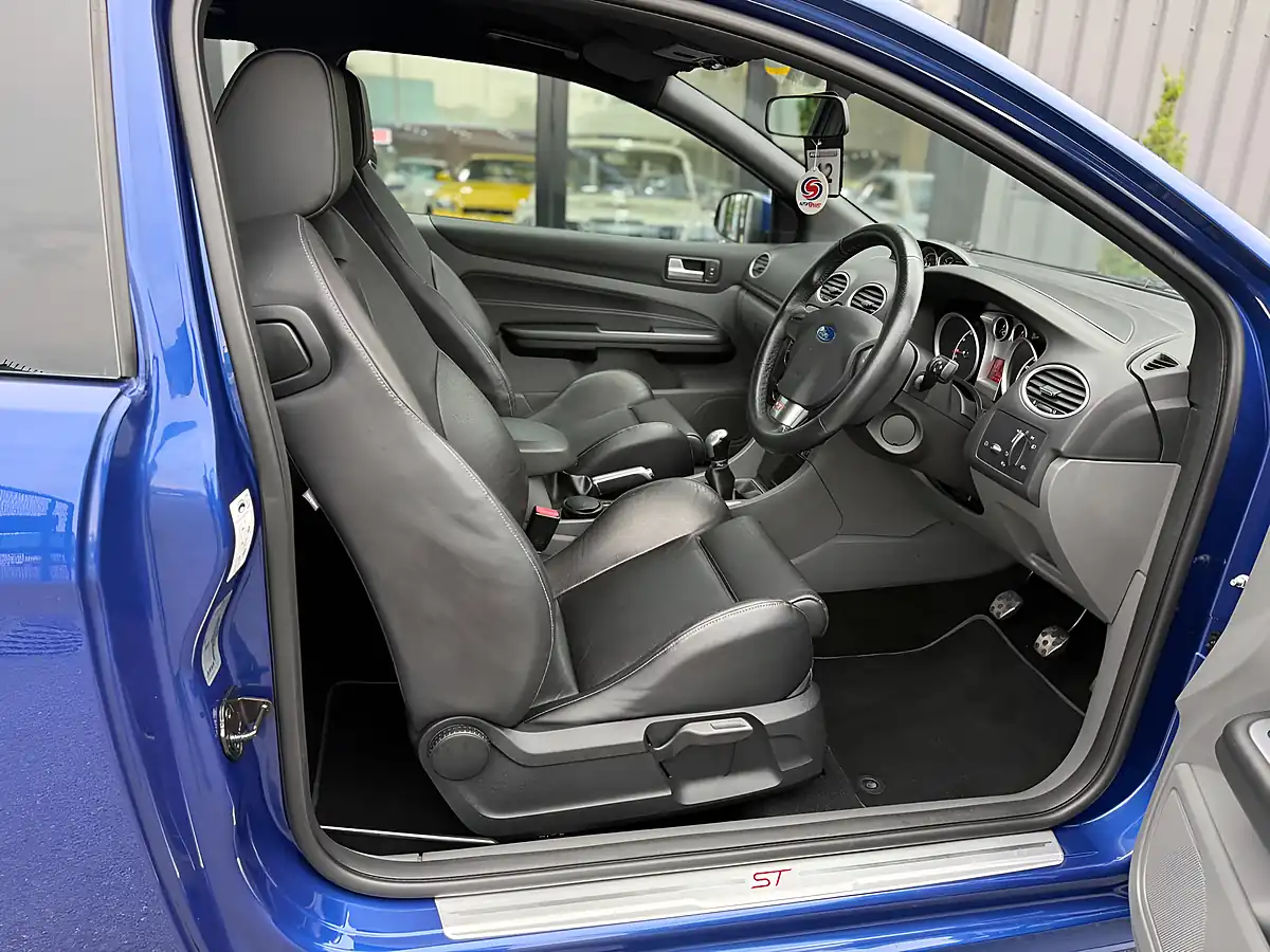 Used 2010 Ford Focus ST-3 Blue - Interior and Exterior details 8