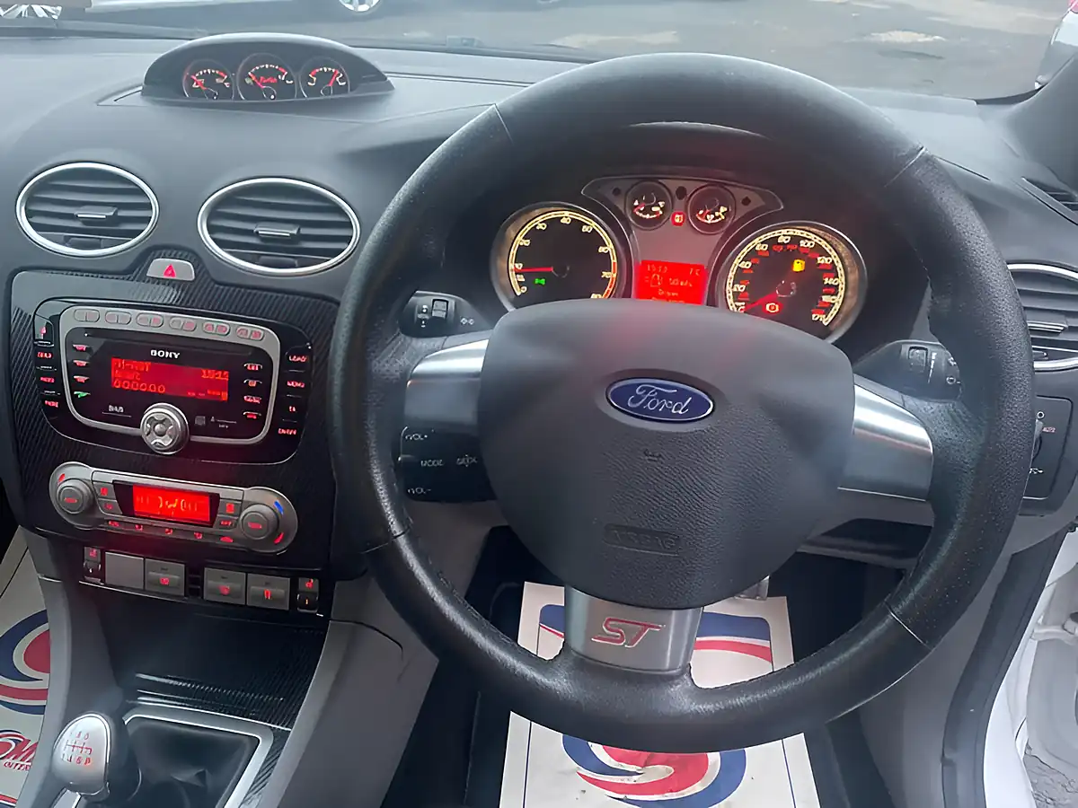 Used 2010 Ford Focus ST-3 White - Interior and Exterior details 10