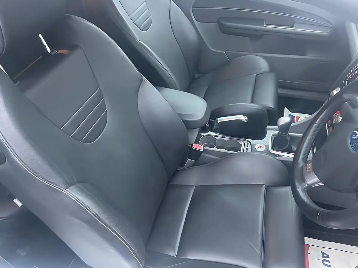 Used 2010 Ford Focus ST-3 White - Interior and Exterior details 12