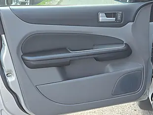 Used 2010 Ford Focus Titanium Silver - Interior and Exterior details 15