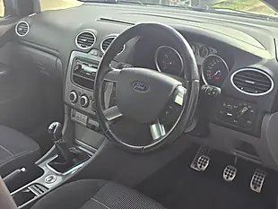 Used 2010 Ford Focus Titanium Silver - Interior and Exterior details 6