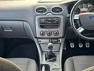 Used 2010 Ford Focus Titanium Silver - Interior and Exterior details 9