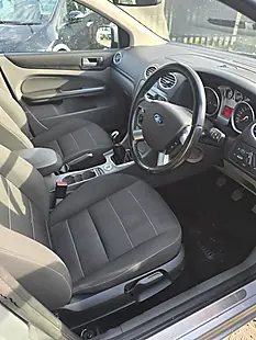 Used 2010 Ford Focus Titanium Silver - Interior and Exterior details 13