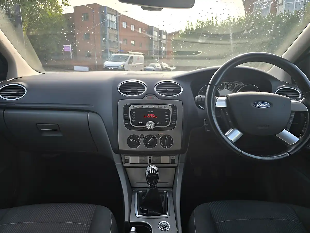 Used 2010 Ford Focus Titanium Silver - Interior and Exterior details 14