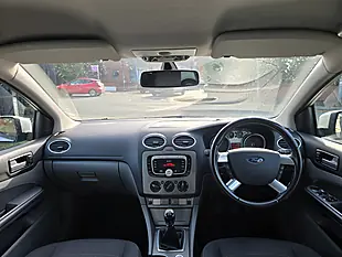 Used 2010 Ford Focus Titanium Silver - Interior and Exterior details 15