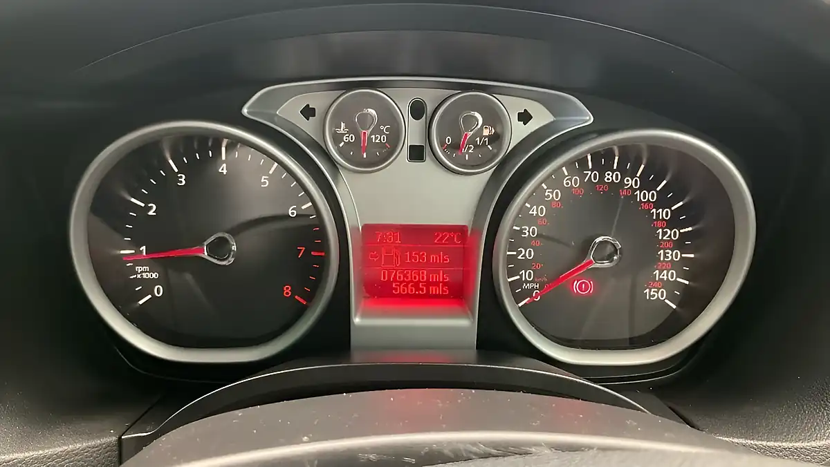 Used 2010 Ford Focus Titanium Silver - Interior and Exterior details 16