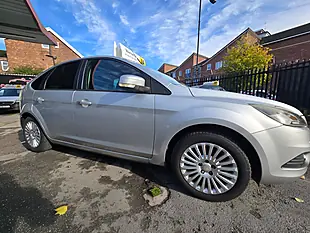 Used 2010 Ford Focus Titanium Silver - Interior and Exterior details 2