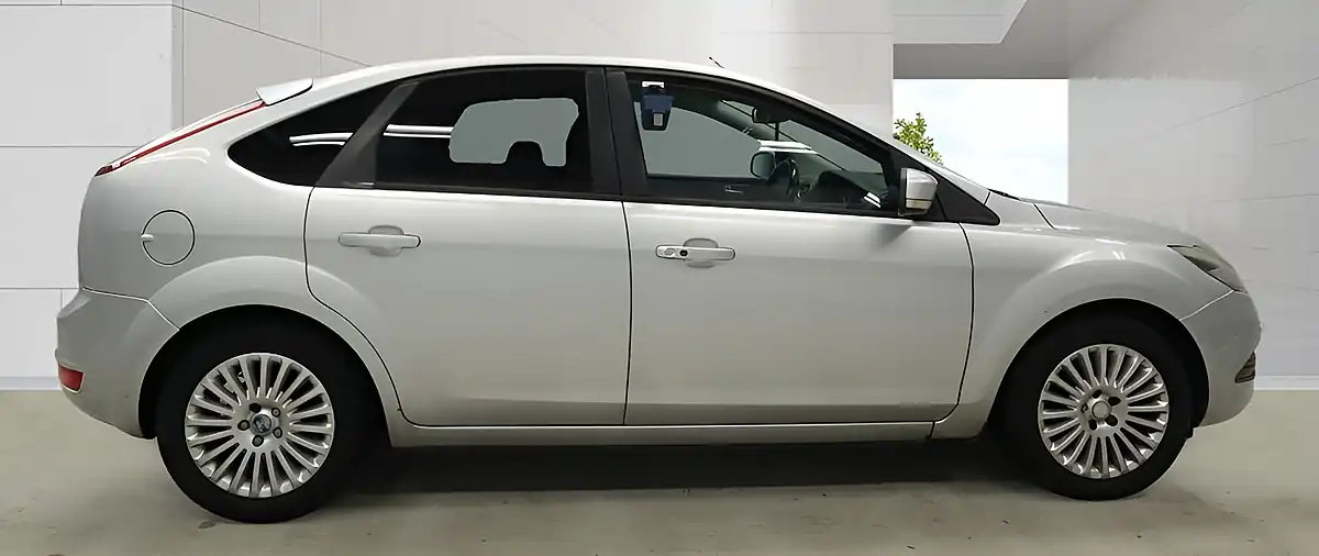 Used 2010 Ford Focus Titanium Silver - Interior and Exterior details 3