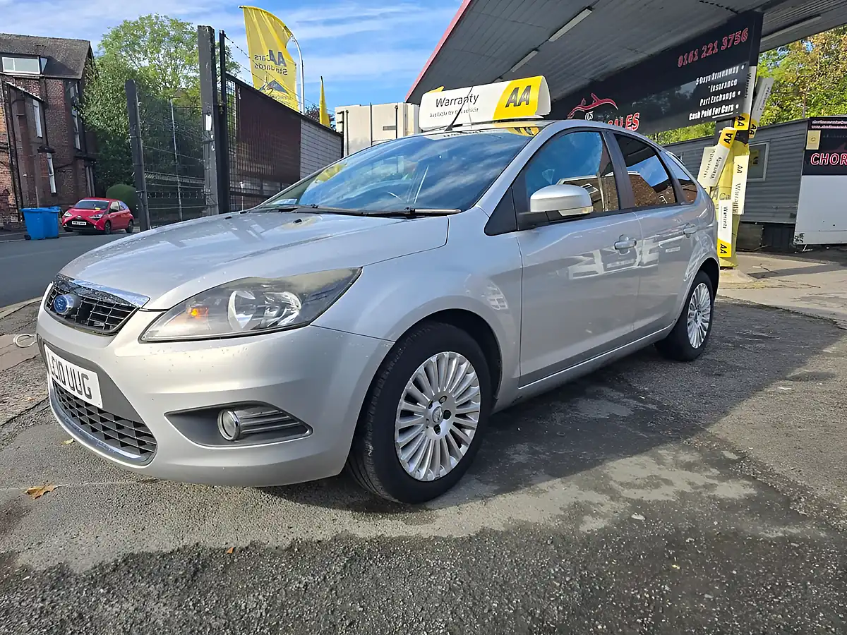 Used 2010 Ford Focus Titanium Silver - Interior and Exterior details 5