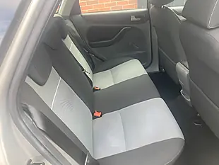 Used 2010 Ford Focus Zetec Silver - Interior and Exterior details 10