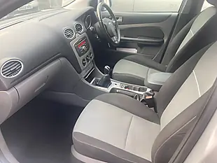 Used 2010 Ford Focus Zetec Silver - Interior and Exterior details 19