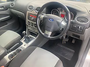 Used 2010 Ford Focus Zetec Silver - Interior and Exterior details 7
