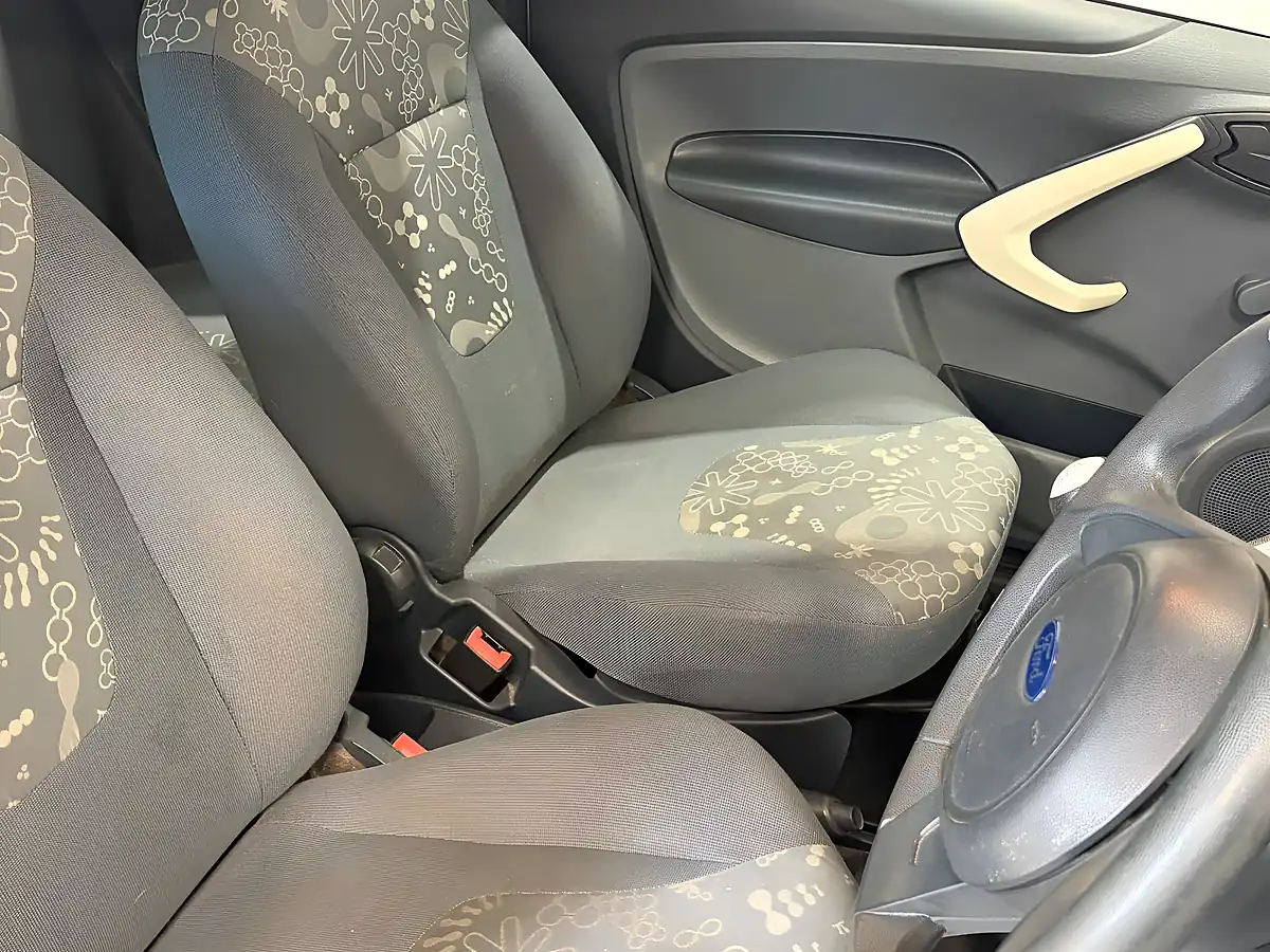 Used 2010 Ford Ka Studio White - Interior and Exterior details 13