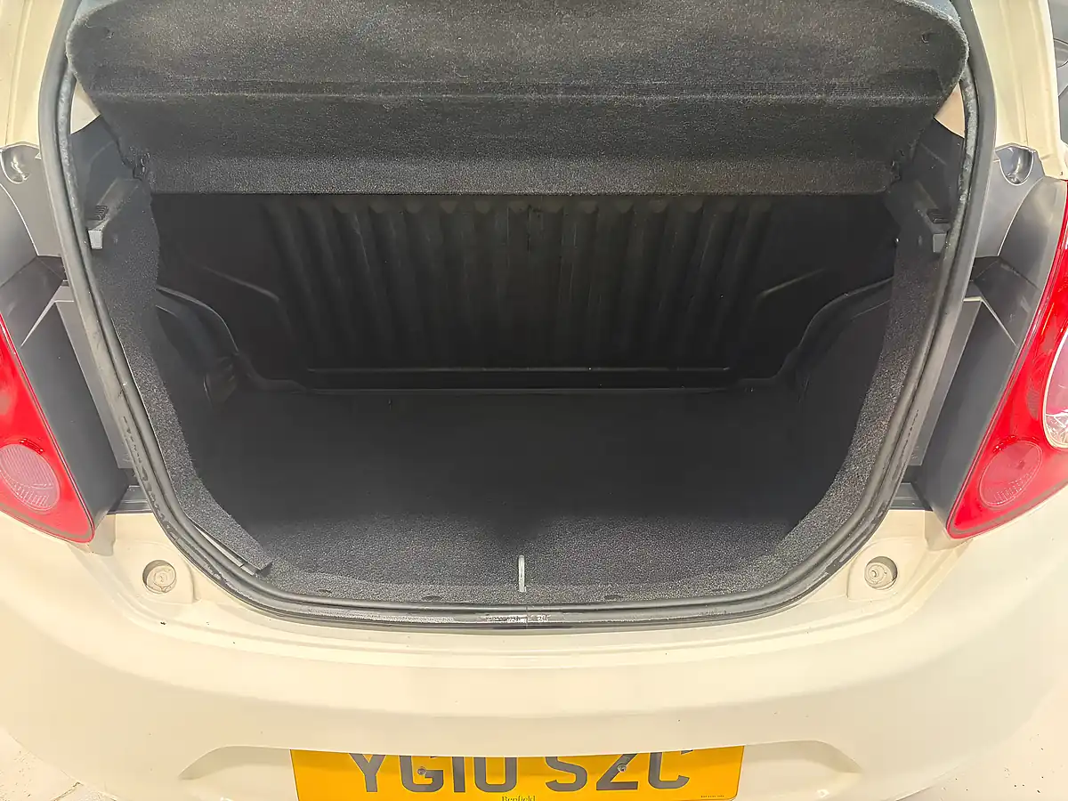 Used 2010 Ford Ka Studio White - Interior and Exterior details 9