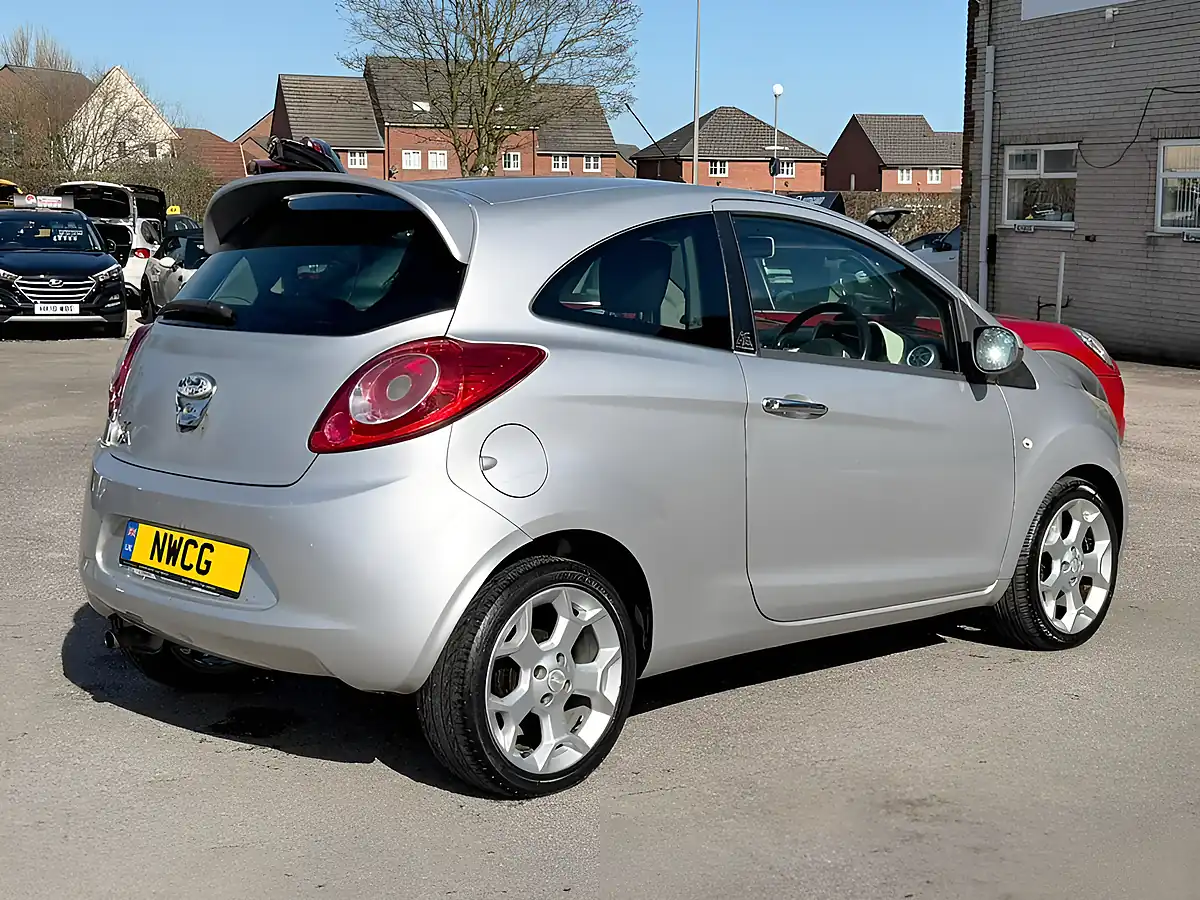 Used 2010 Ford Ka Titanium Silver - Interior and Exterior details 10