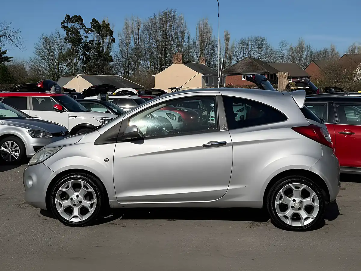 Used 2010 Ford Ka Titanium Silver - Interior and Exterior details 11