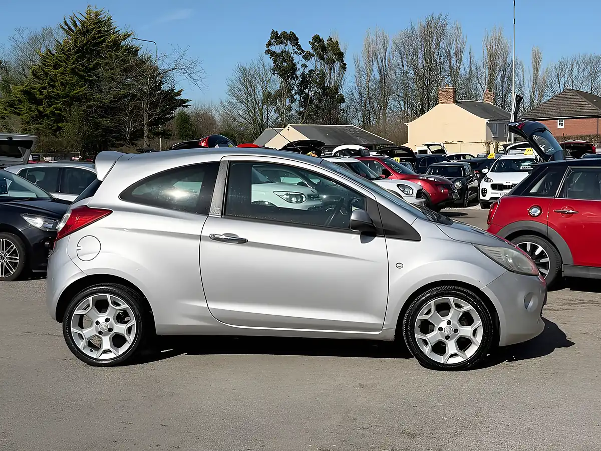 Used 2010 Ford Ka Titanium Silver - Interior and Exterior details 12