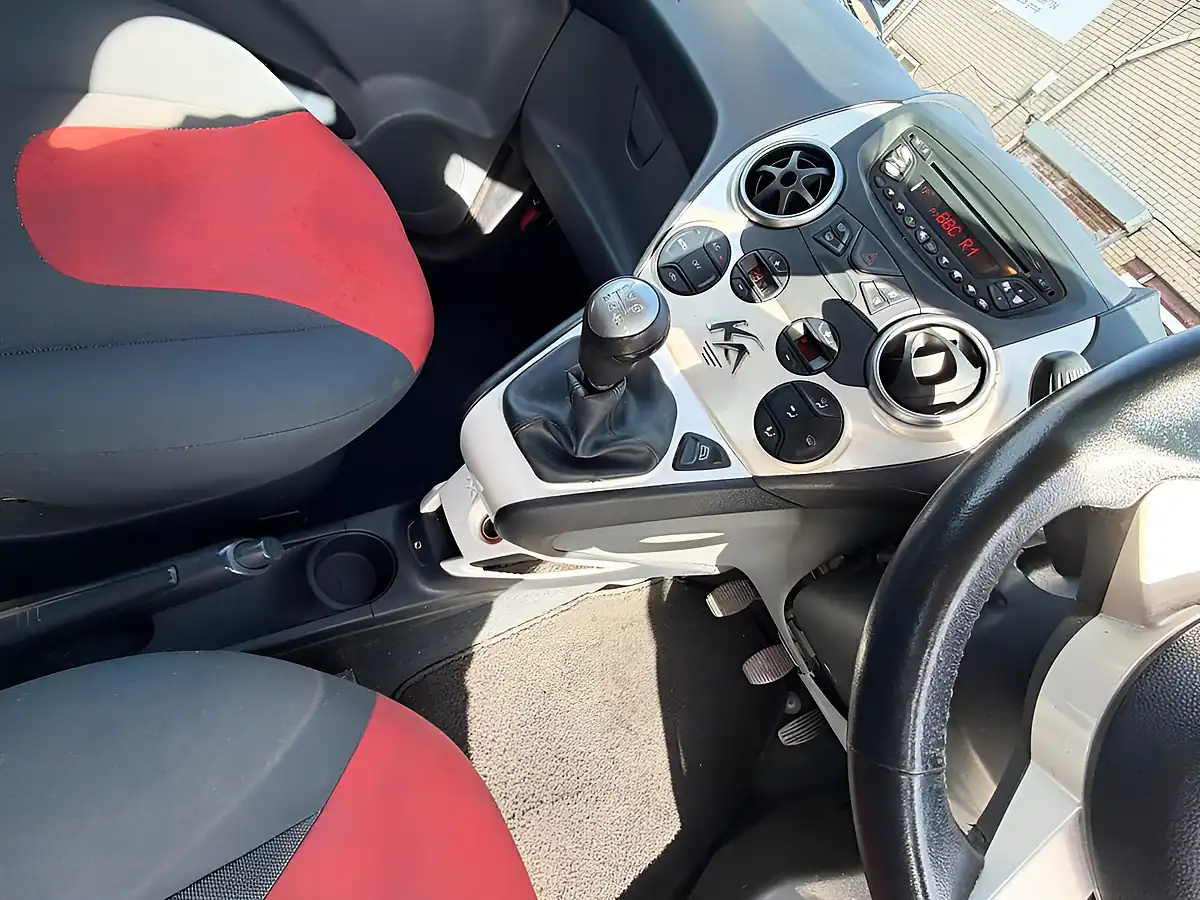 Used 2010 Ford Ka Titanium Silver - Interior and Exterior details 16