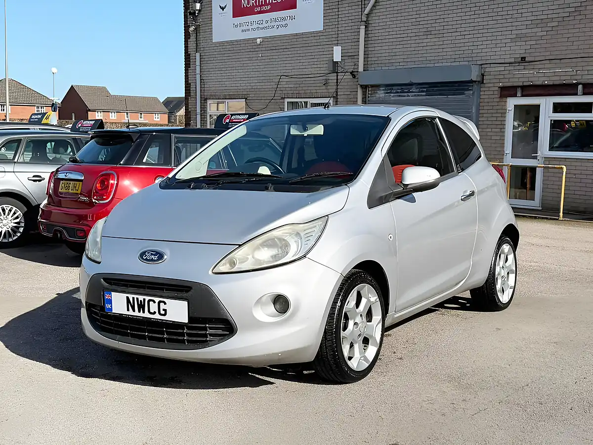 Used 2010 Ford Ka Titanium Silver - Interior and Exterior details 4