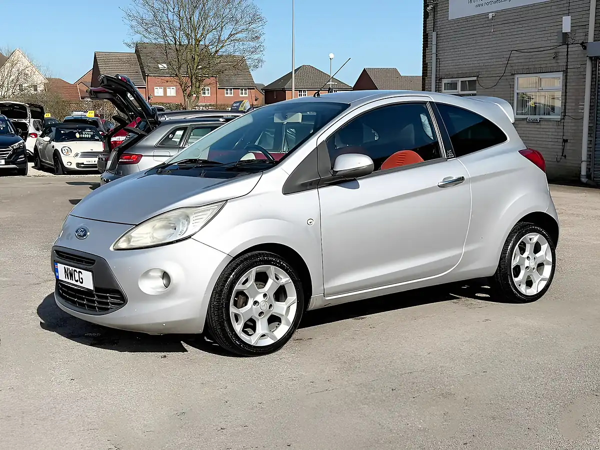 Used 2010 Ford Ka Titanium Silver - Interior and Exterior details 5
