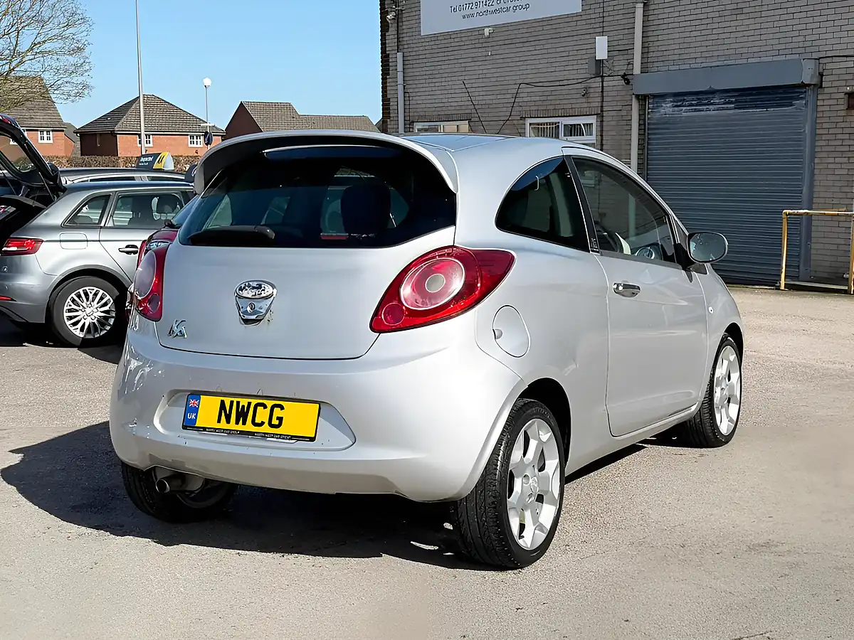Used 2010 Ford Ka Titanium Silver - Interior and Exterior details 9