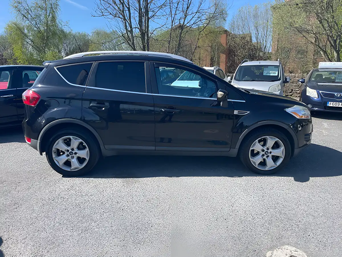 Used 2010 Ford Kuga Titanium Black - Interior and Exterior details 10