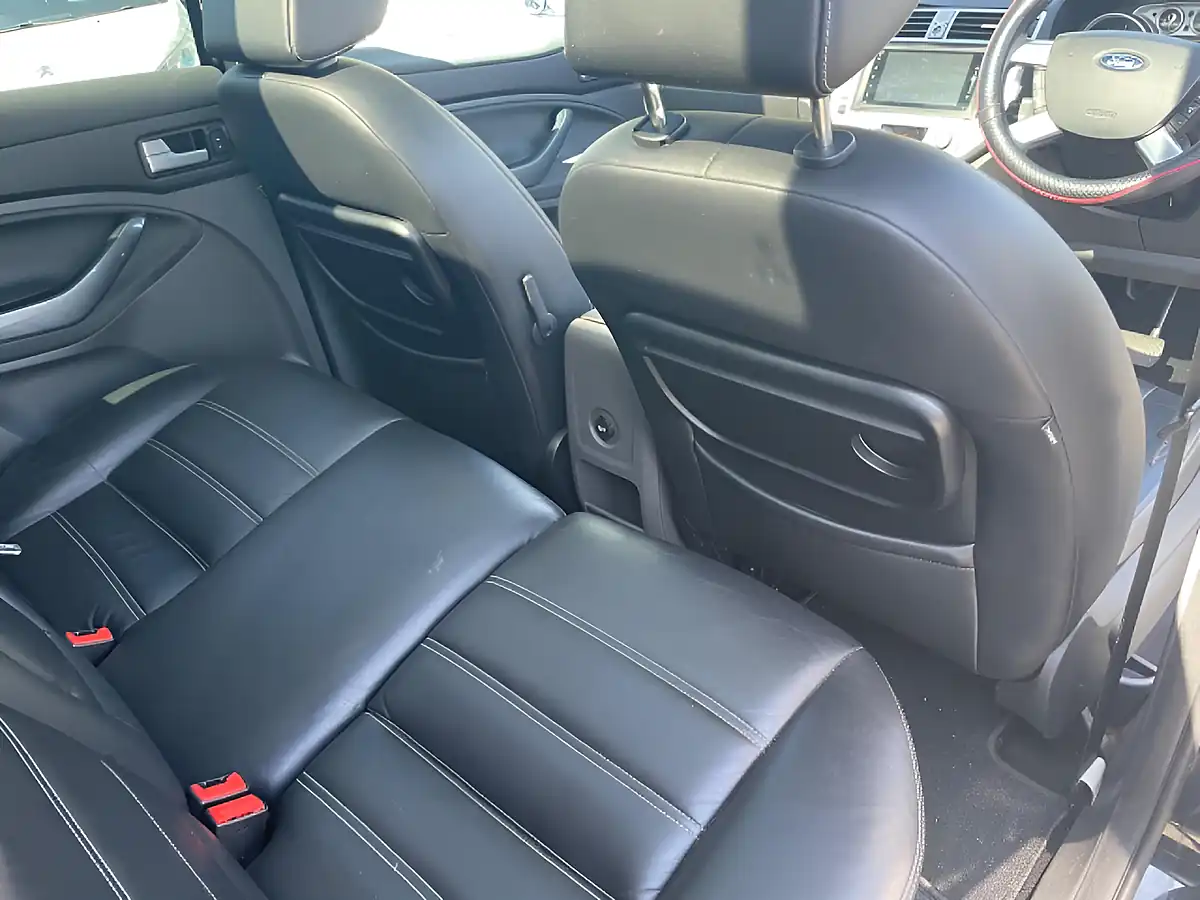 Used 2010 Ford Kuga Titanium Black - Interior and Exterior details 12