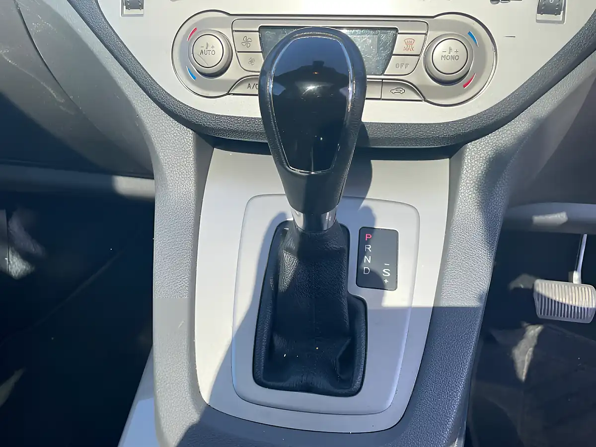 Used 2010 Ford Kuga Titanium Black - Interior and Exterior details 17
