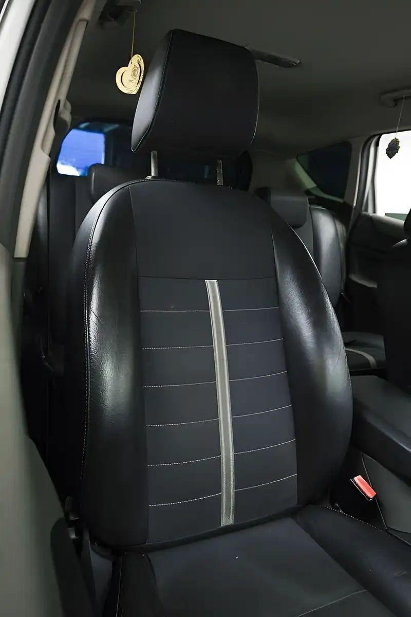Used 2010 Ford Kuga Titanium Silver - Interior and Exterior details 10