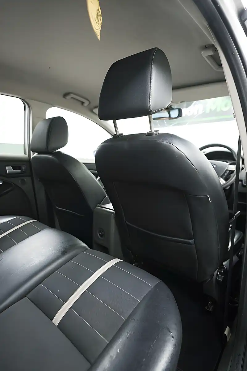 Used 2010 Ford Kuga Titanium Silver - Interior and Exterior details 13
