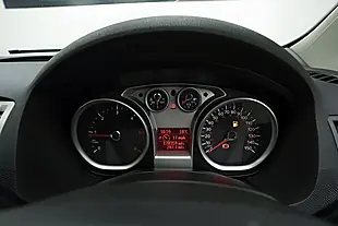 Used 2010 Ford Kuga Titanium Silver - Interior and Exterior details 18