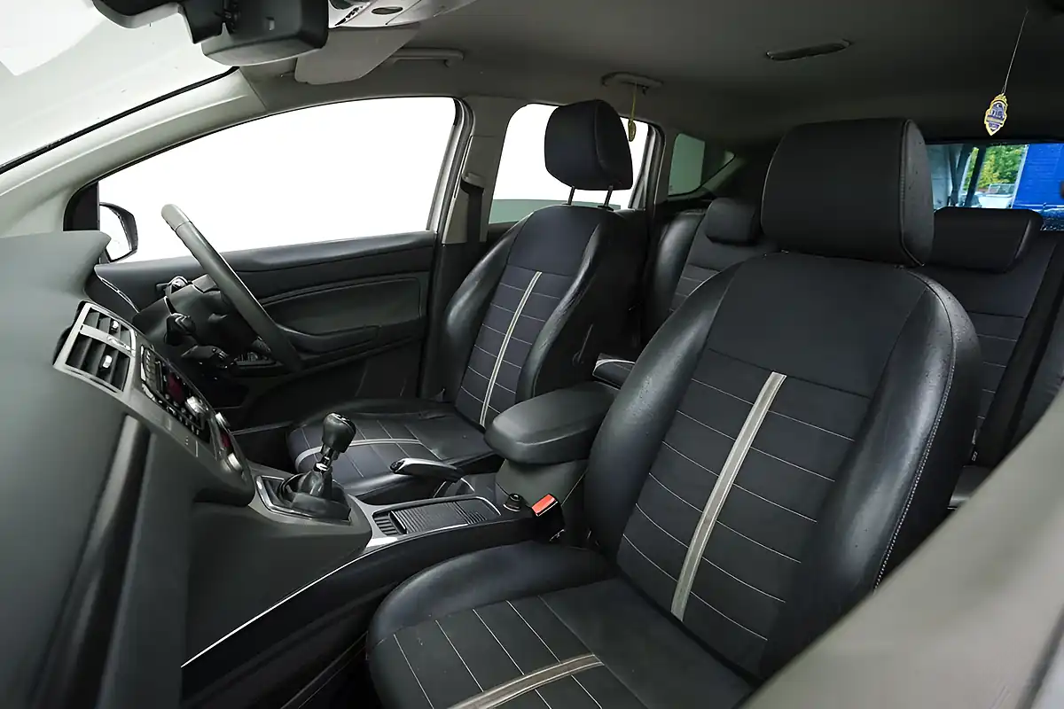 Used 2010 Ford Kuga Titanium Silver - Interior and Exterior details 19