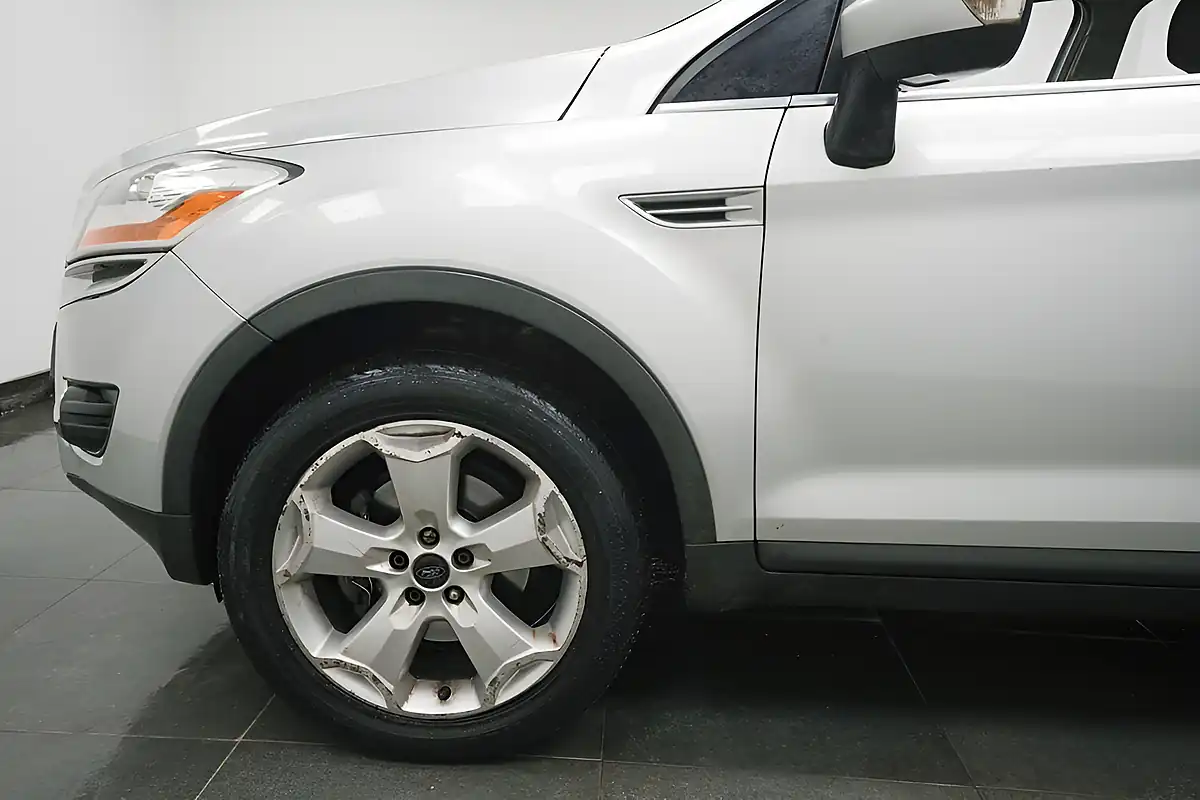 Used 2010 Ford Kuga Titanium Silver - Interior and Exterior details 5