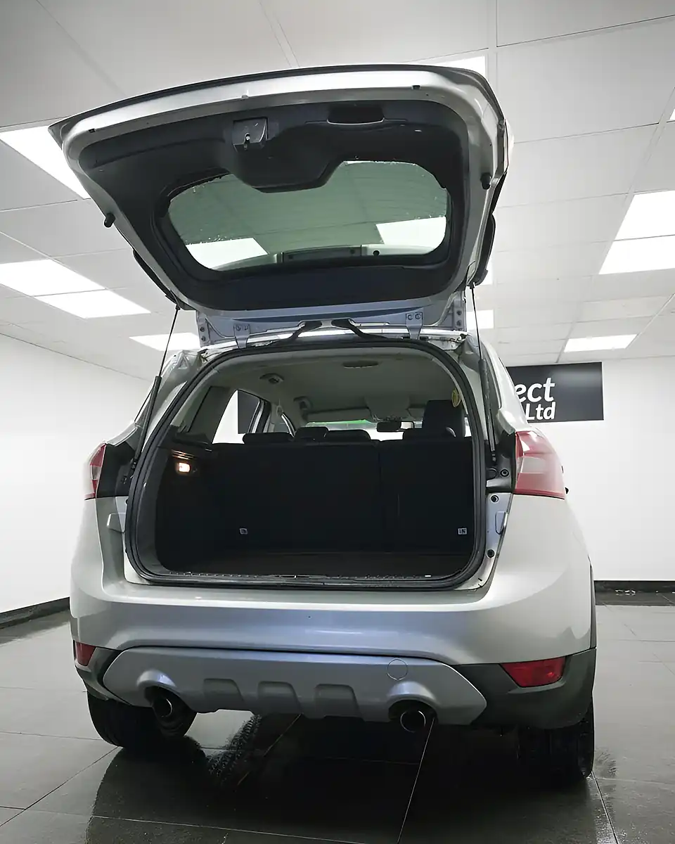 Used 2010 Ford Kuga Titanium Silver - Interior and Exterior details 7