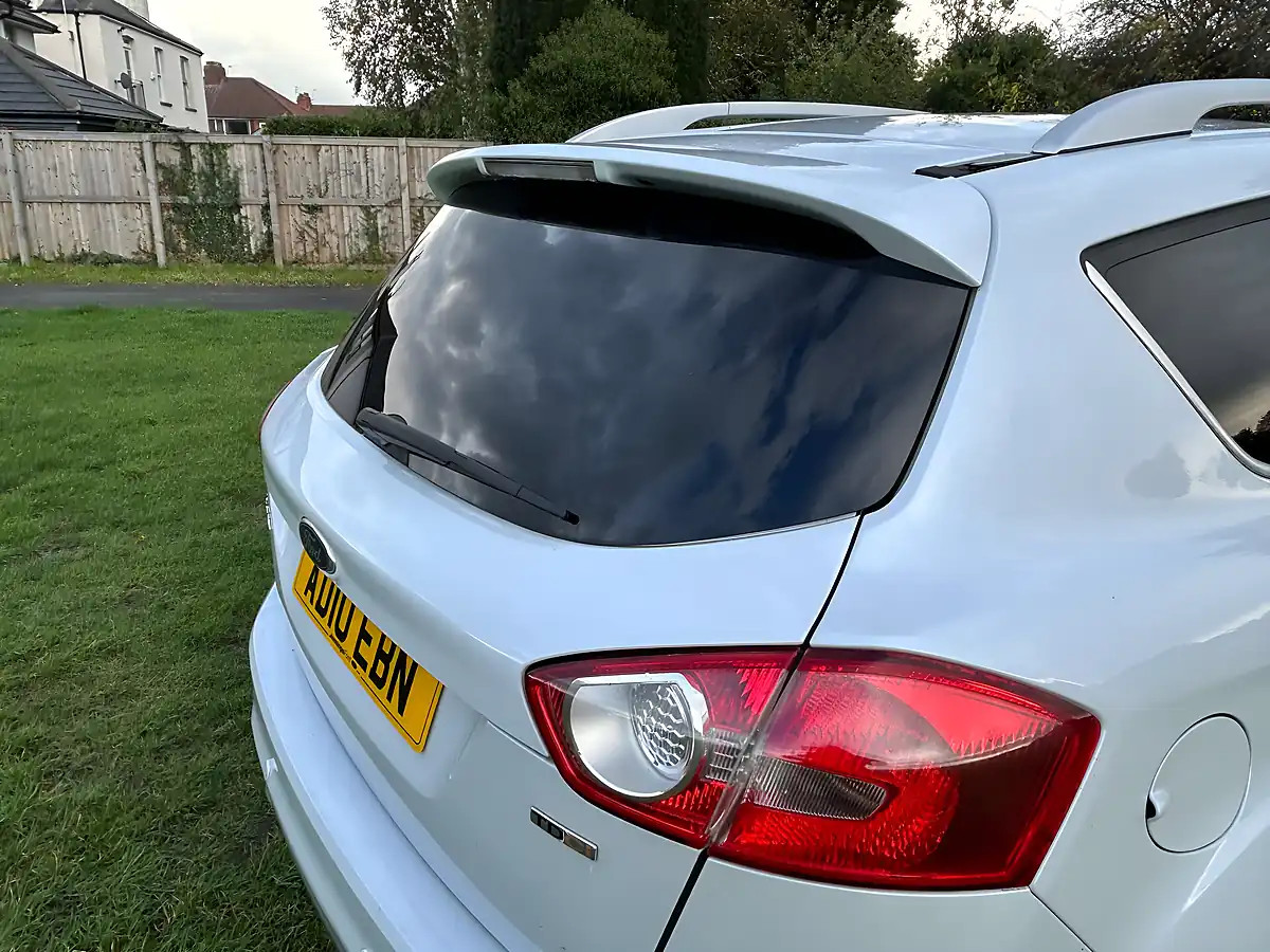 Used 2010 Ford Kuga Titanium White - Interior and Exterior details 12