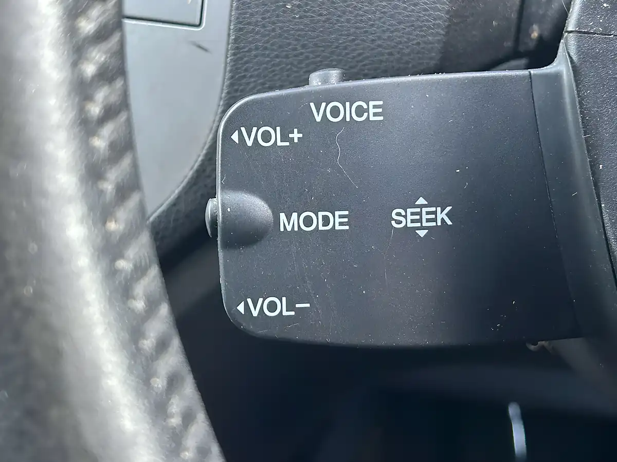 Used 2010 Ford Kuga Titanium White - Interior and Exterior details 16