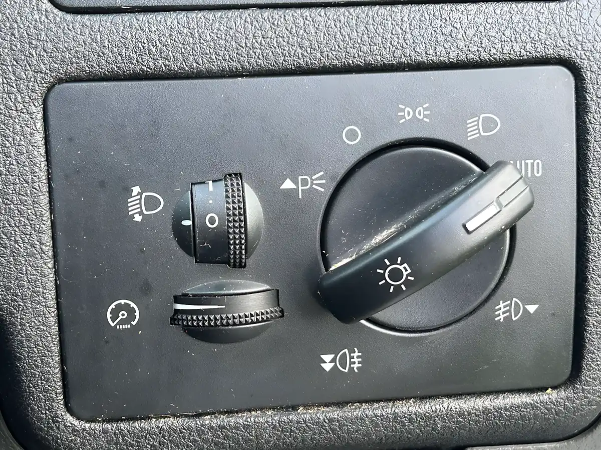 Used 2010 Ford Kuga Titanium White - Interior and Exterior details 20