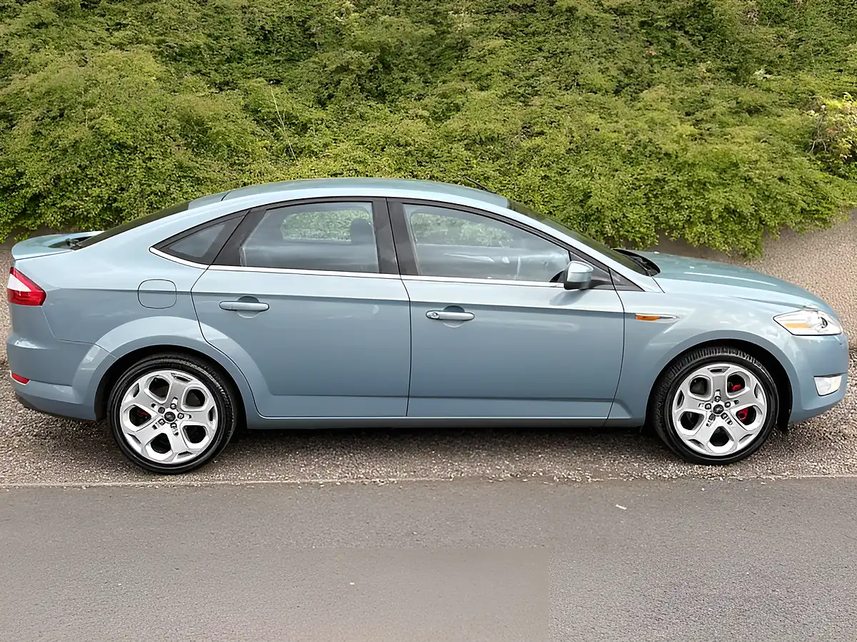 Used 2010 Ford Mondeo Titanium Blue - Interior and Exterior details 3