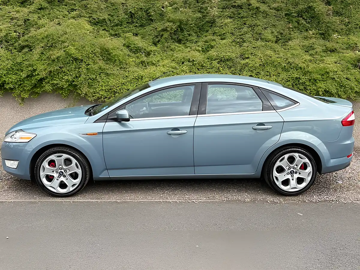 Used 2010 Ford Mondeo Titanium Blue - Interior and Exterior details 4