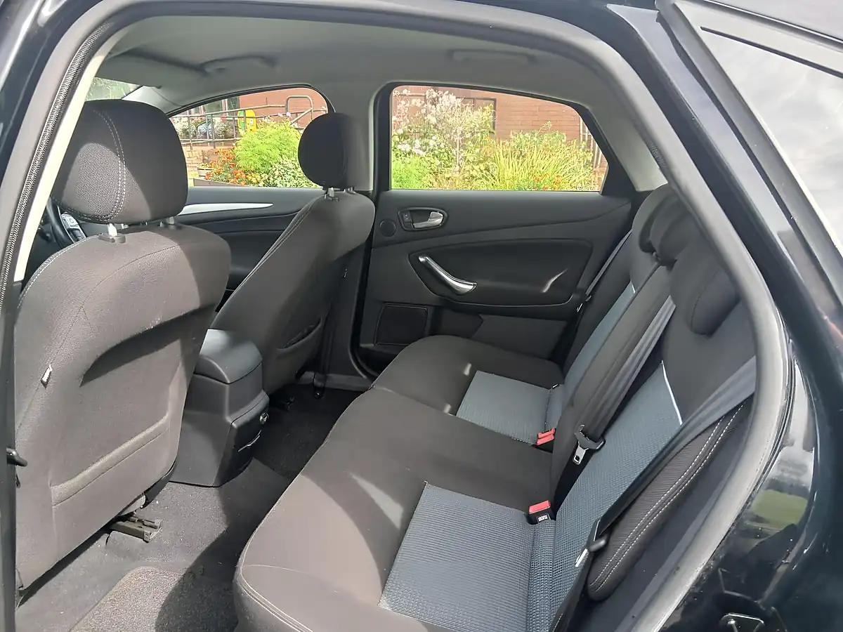 Used 2010 Ford Mondeo Zetec Black - Interior and Exterior details 15