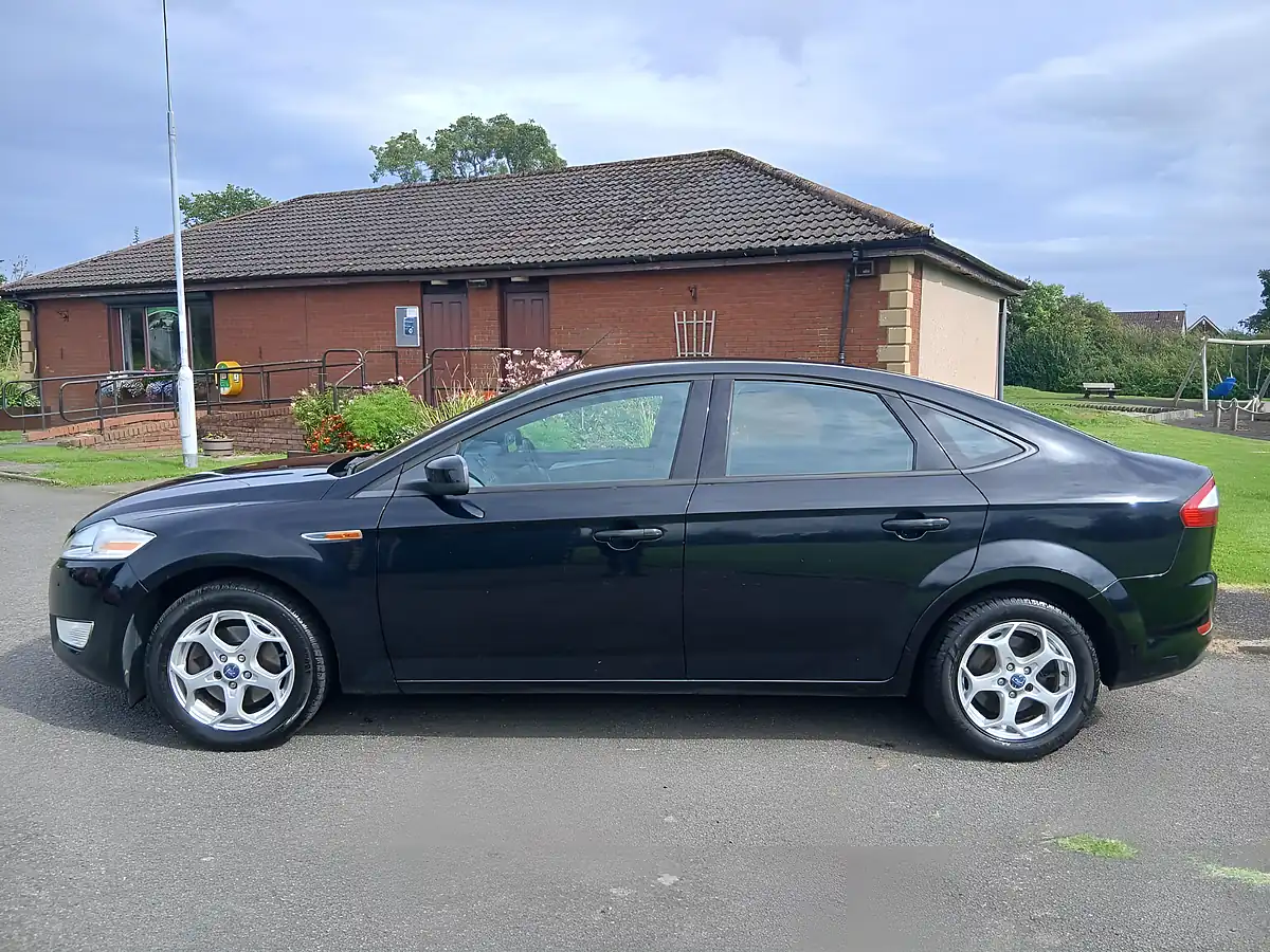 Used 2010 Ford Mondeo Zetec Black - Interior and Exterior details 5