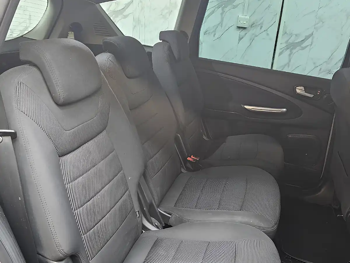 Used 2010 Ford S-Max Titanium Silver - Interior and Exterior details 14