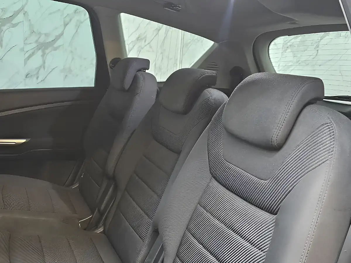 Used 2010 Ford S-Max Titanium Silver - Interior and Exterior details 15