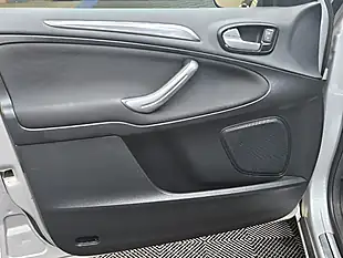 Used 2010 Ford S-Max Titanium Silver - Interior and Exterior details 17