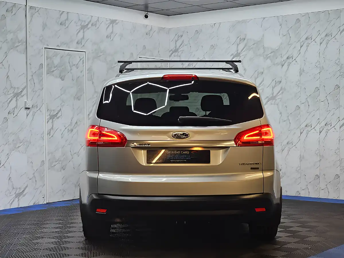 Used 2010 Ford S-Max Titanium Silver - Interior and Exterior details 4