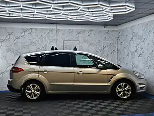 Used 2010 Ford S-Max Titanium Silver - Interior and Exterior details 8