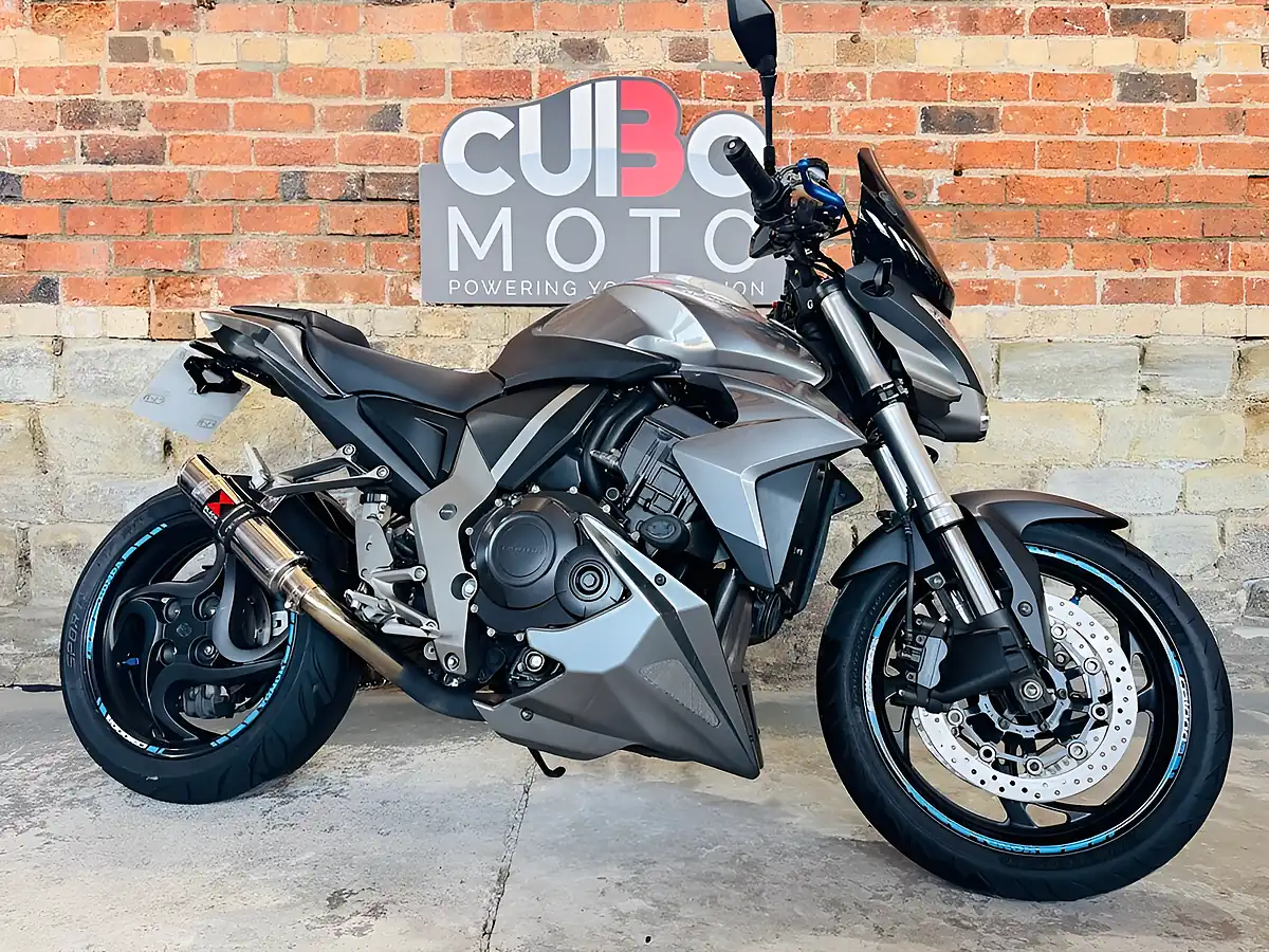Used 2010 Honda CB1000R R9 Silver - Front View