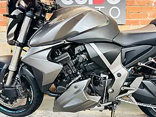 Used 2010 Honda CB1000R R9 Silver - Interior and Exterior details 16