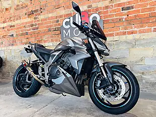 Used 2010 Honda CB1000R R9 Silver - Interior and Exterior details 3