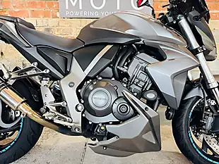 Used 2010 Honda CB1000R R9 Silver - Interior and Exterior details 7
